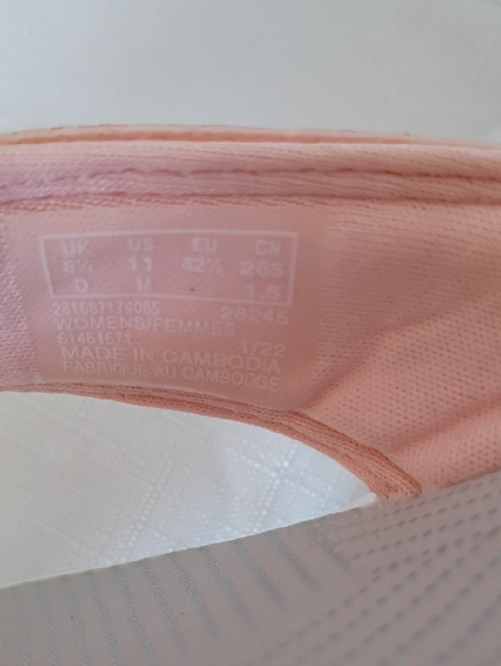 Clarks Women's Light Pink Toe-Post Sandals Size 11 - Picture 6 of 9